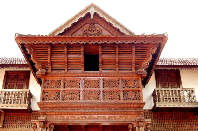 padmanabhapuram-palace.jpg
